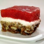 strawberrypretzeljellosalad