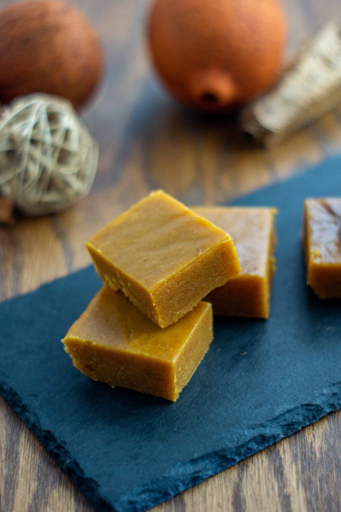 Calling all pumpkin lovers! This fabulous fall treat recipe will be a great addition for any occasion or dessert. You can make this Easy Pumpkin Fudge Recipe to share with family and friends or add this pumpkin dessert to your holiday buffet. Make pumpkin fudge instead of pumpkin pie this Thanksgiving!