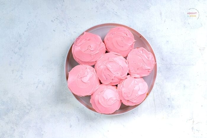 pink frosted cupcakes