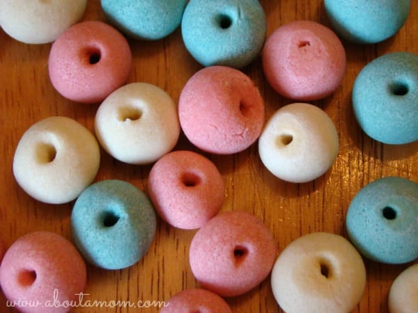 Are you feeling the pressure to come up with activities to keep the kids busy this summer? These DIY oven baked clay beads are a terrific summertime boredom buster, and is the perfect activity for a hot day when you want to stay indoors. 