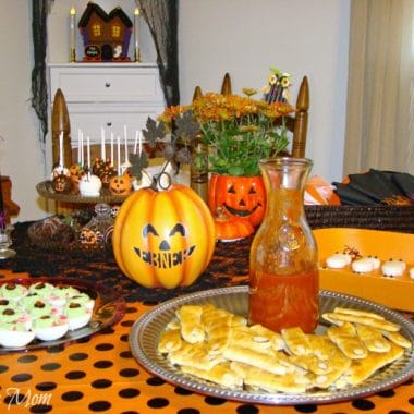 Halloween Party and Decorating Ideas #HalloweenHangout