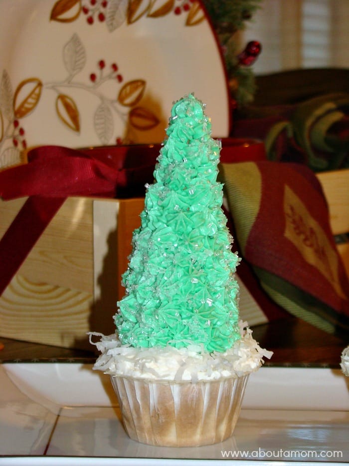Christmas Tree Cupcakes made with Truvia Baking Blend #HealthierHolidays