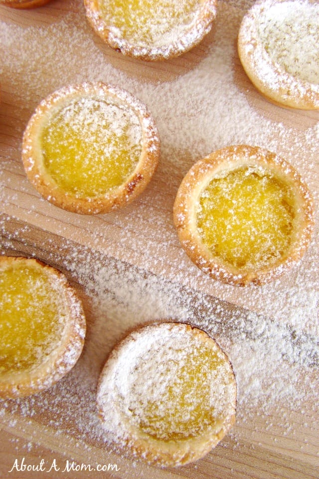 Lemon Tartlets dusted with powdered sugar