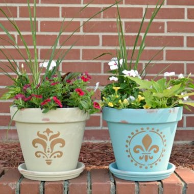 A simple painted flower pot project. Beautify your garden with this flower pot painting idea using stencils and chalk paint.