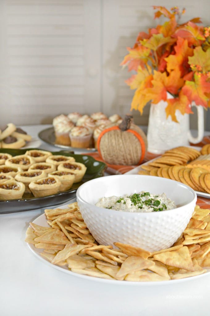 The holiday party season can be hectic. Here is a delicious sweet onion dip recipe, along with some Thanksgiving entertaining tips to make this Thanksgiving dinner your best one ever.