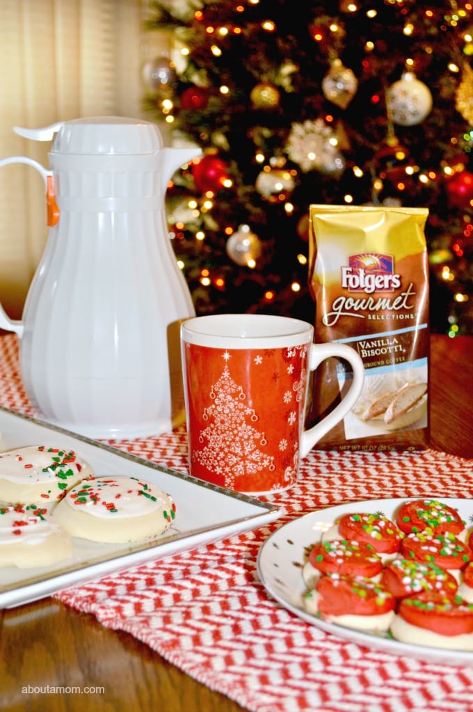 Tips for holiday entertaining with Folgers Gourmet Selections coffee. There are so many reasons to indulge in Folgers Gourmet Selections this holiday season.