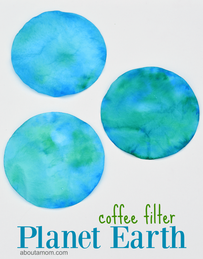 Earth Day printables and activities for kids. This coffee filter planet Earth craft is a great craft for kids to do on Earth Day.