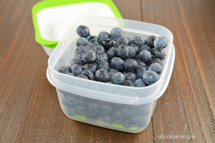 The Rubbermiad FreshWorks Produce Saver is an innovative food storage container that uses patented technology to keep produce fresher up to 80% longer. See the results.