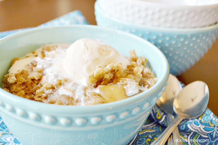 Crock-Pot® Slow Cooker Apple Crisp is a warm and comforting fall dessert that is easy to prepare. It's exactly the type of recipe you want on a chilly fall day.