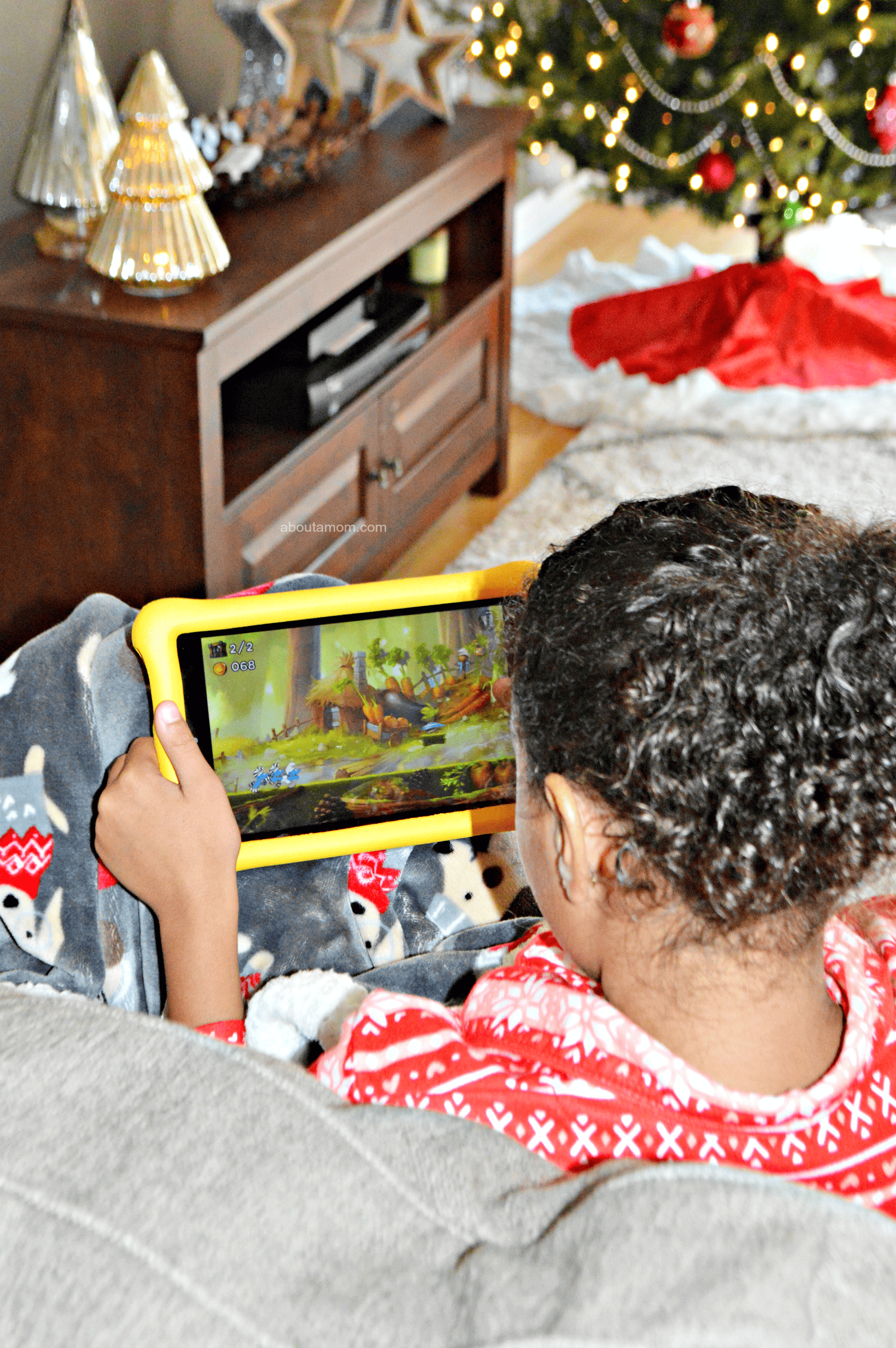 Have a jolly good holiday with the Amazon Fire HD 8 Kids Edition tablets. Amazon Fire Kids tablets come with a two-year worry-free guarantee and one-year subscription of Amazon FreeTime which includes unlimited access to over 15,000 books, videos, educational apps, and games. Enjoy all your favorite content - even while offline.