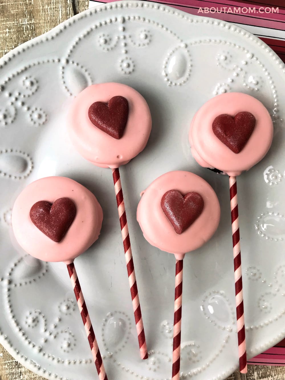 Need a simple Valentine's Day dessert or treat? OREO Pops are one of my favorite no-bake treats. Make this super easy Valentine's Day OREO Pops Treat for your sweetheart, children's classmates or anyone you want to feel especial on Valentine's Day. 