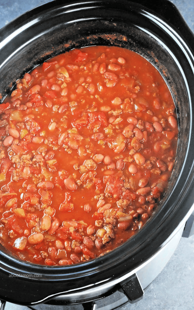 Cowboys love their chili, but you don't have to be a cowboy to appreciate this hearty slow cooker cowboy chili recipe. Made using Hurst BBQ Style Cowboy Beans with seasoning packet, ground beef, diced green chiles and a few other ingredients - this slow cooker chili recipe couldn't be any simpler. 