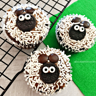 These simple-to-make sheep cupcakes are the perfect way to celebrate spring or Easter.