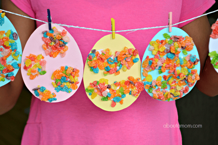 Who says you're not supposed to play with your food? Give your kids permission to break the rules with this fun Fruity Pebbles Easter Eggs craft.