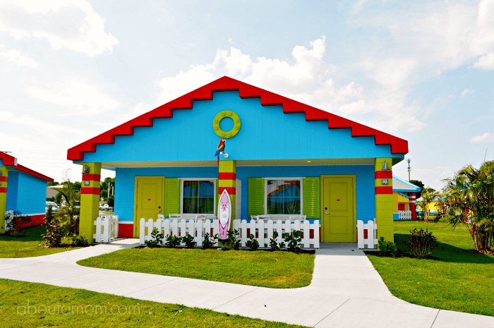 Planning your next Florida vacation? There is an awesome new place to stay when you visit Central Florida! You'll have endless fun at LEGOLAND Beach Retreat now open at the LEGOLAND Florida Resort.