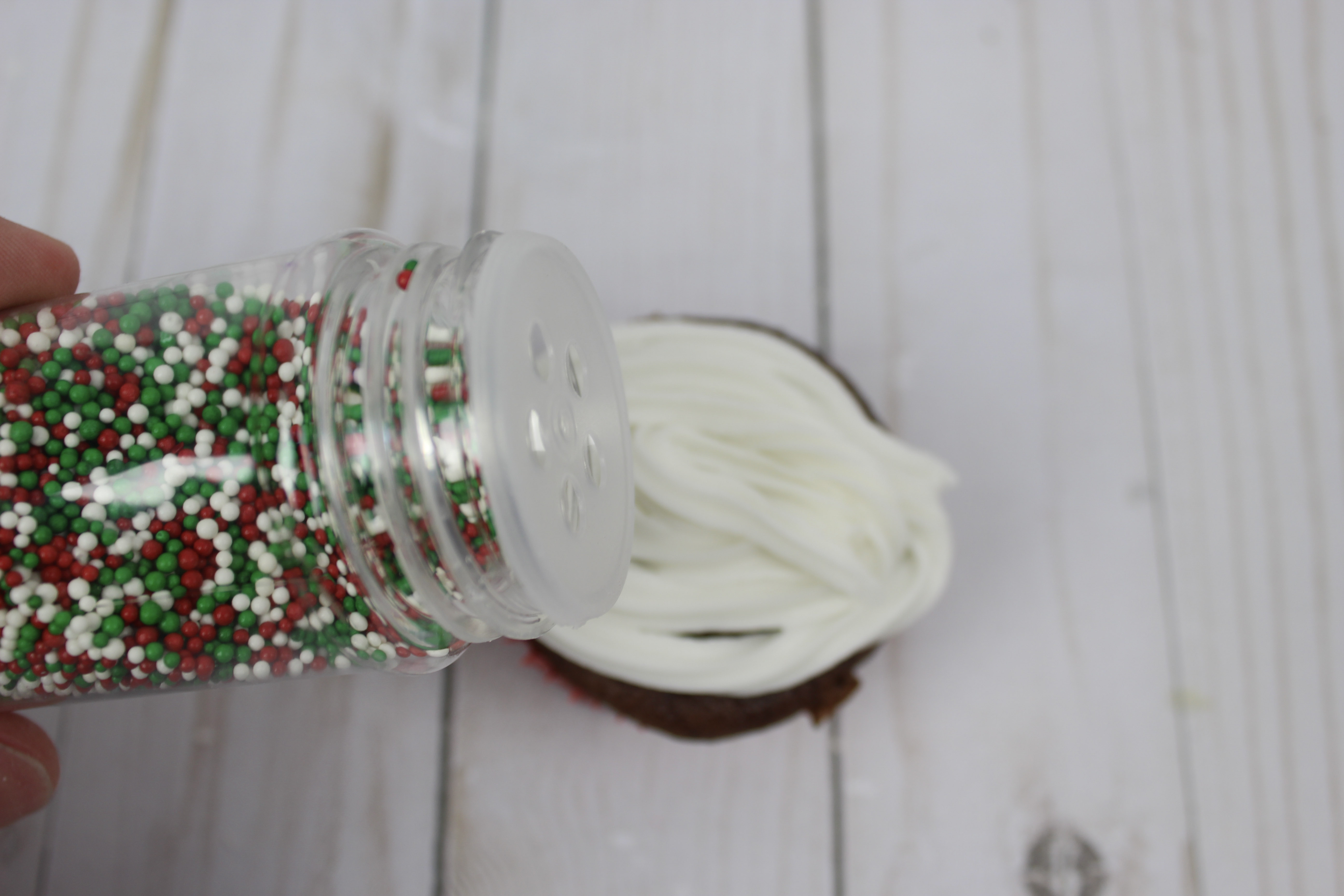 Looking for a simple peppermint cupcake recipe to take to your next holiday get together? These peppermint cupcakes are a fun Christmas treat. 