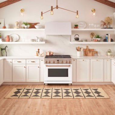 The Café Matte Collection by GE modern kitchen appliances at Best Buy allows you to customize exactly how you want. Choose from Modern Matte Black or elevated Matte White finishes to set the canvas. Then add some personalization by choosing from a variety of customizable hardware options.