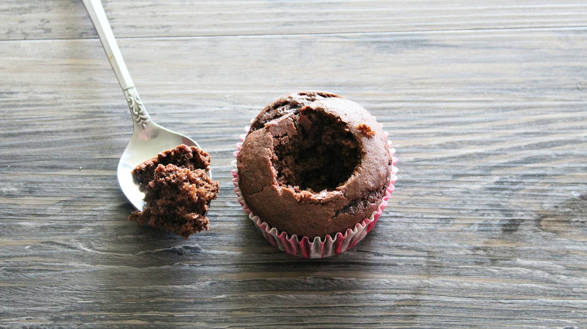 make hole in cupcake