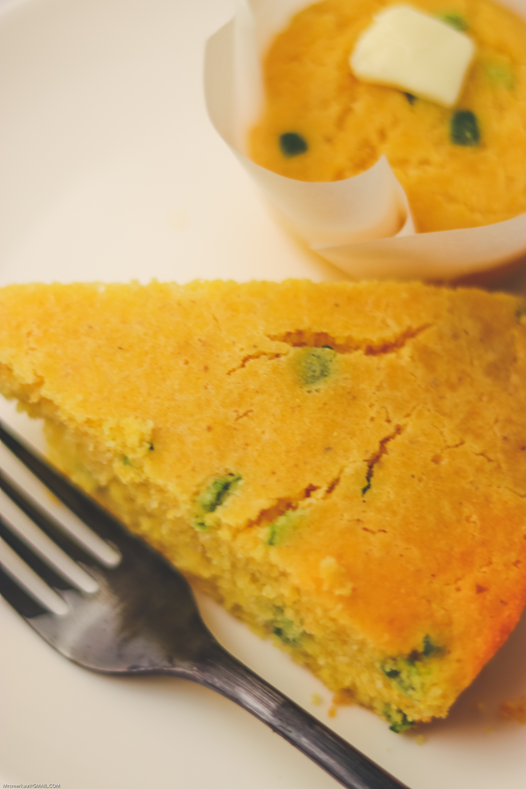 Jalapeno Skillet Cornbread Recipe - This cornbread skillet recipe is the easiest and best tasting cornbread. Seasoned with jalapeno peppers, this cornbread recipe makes an amazing side dish to any of your favorite meals. 
