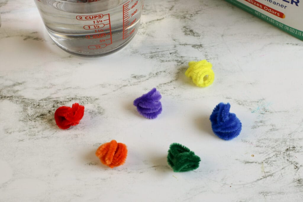 Easy Borax crystals made with pipe cleaners