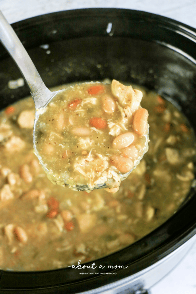 This Slow Cooker White Chicken Chili recipe is the perfect meal to share with your friends and family. You can enjoy after a busy day or a crazy schedule.