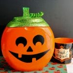 Need a last minute or easy Halloween activity to do with the family? This adorable and budget-friendly pumpkin craft for kids is made with an empty Tide Pod container and a few additional supplies.
