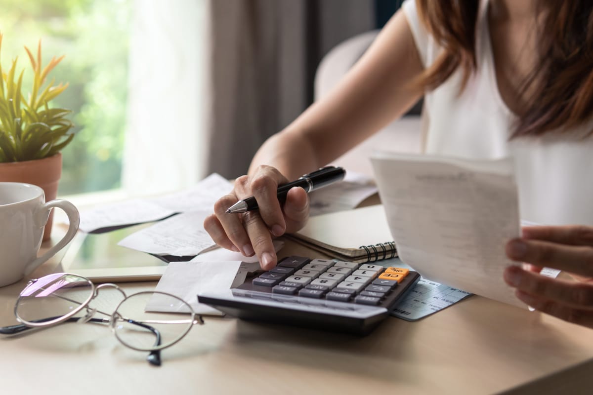 If you are like most people, you are probably looking for some ways to trim some expenses off of your monthly budget. Especially as prices for basic goods continue to rise, finding areas where you can save some money becomes more important. Those savings can be put towards bills, saving for a vacation, or even your emergency fund. Here are some tips for how to save money each month.