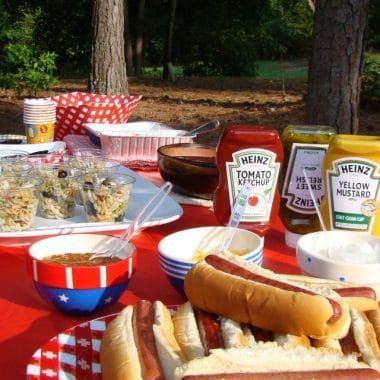 A hot dog grilling party is an inexpensive way to host a large crowd. Here are some tips for hosting the ultimate hot dog party.