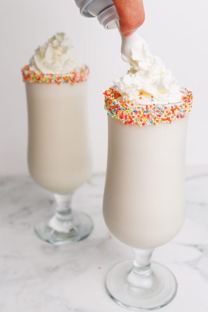 Easy Vanilla Milkshake featured