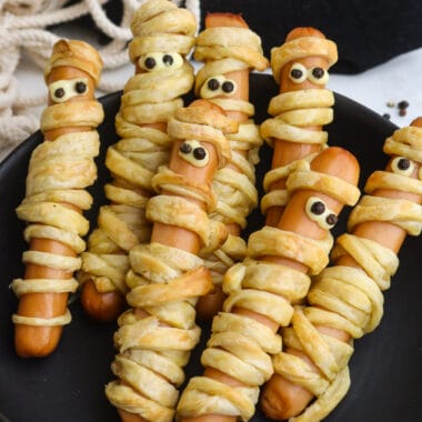 Easy Mummy Hot Dogs Recipe featured image 1