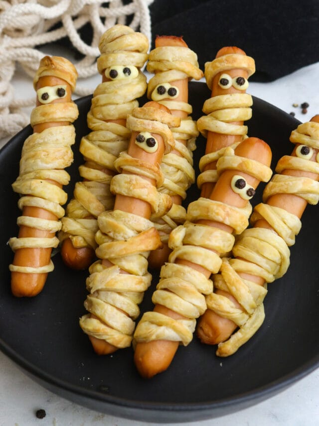 Halloween Mummy Hot Dogs